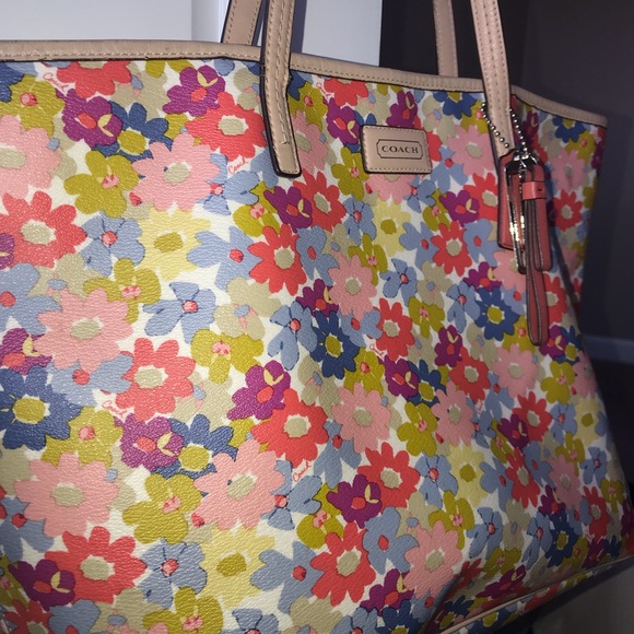 coach large floral tote bag - Picture 2 of 6